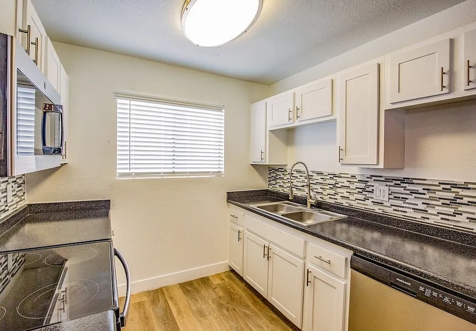 Fifteen 50 Apartments