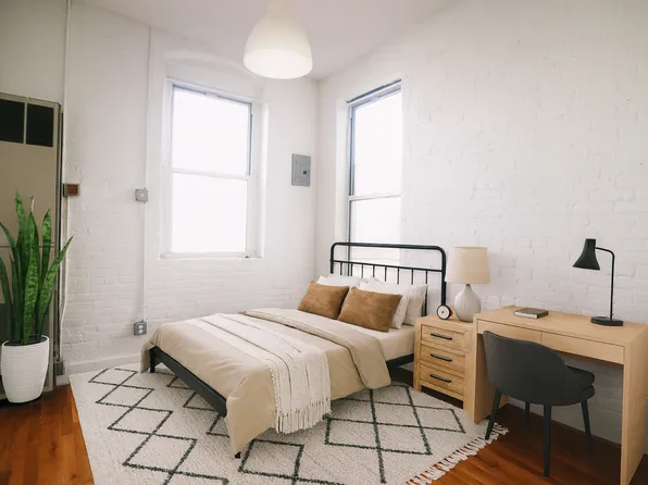 885 Park Avenue image 2 of 10