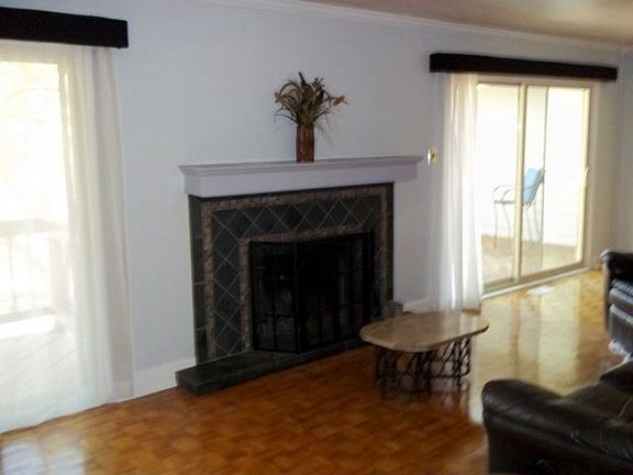 3rd image of 112 E Mimosa Cir