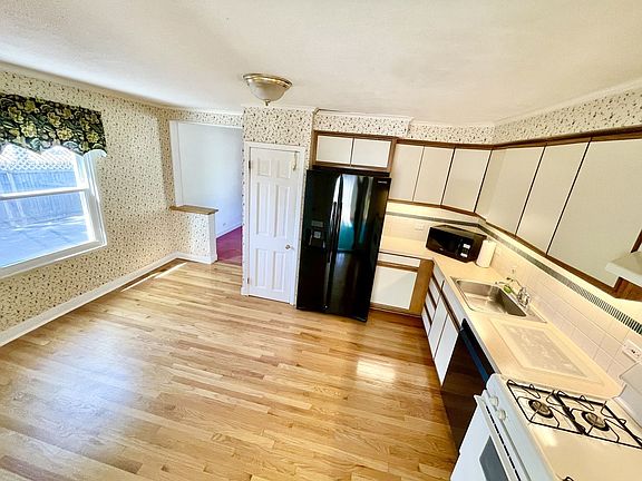 5th image of 1035 E Lilac Dr