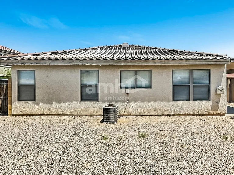 2256 E Hazeltine Way — Photo 16
