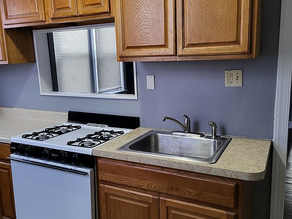 3rd image of 117 N 52nd St #1