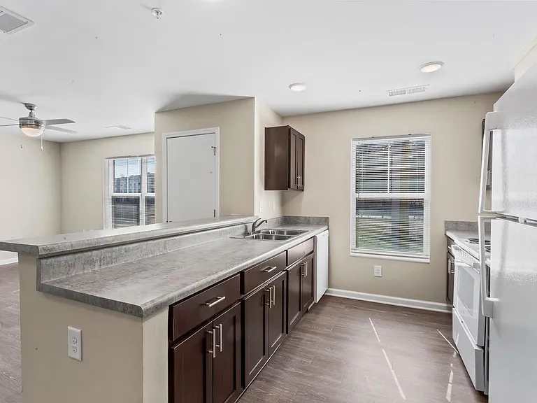 Stanton Park Apartments — Photo 9