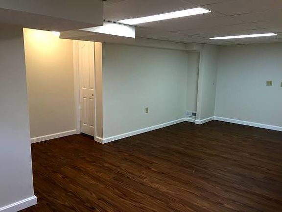 2nd image of 27006 Glenside Ln