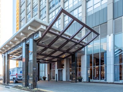 655 W Irving Park Rd APT 1102, Chicago, IL, 60613