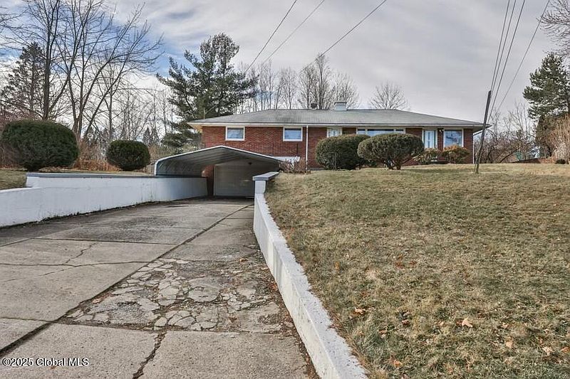 3rd image of 47 Sherman Avenue