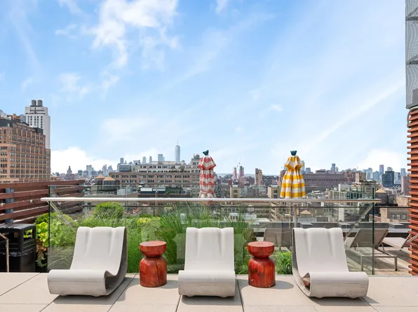 225 West 28th Street image 6 of 26