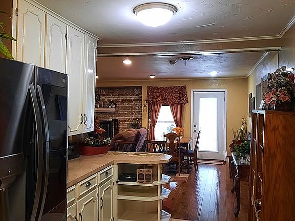 5th image of 3400 Larkspur Ln