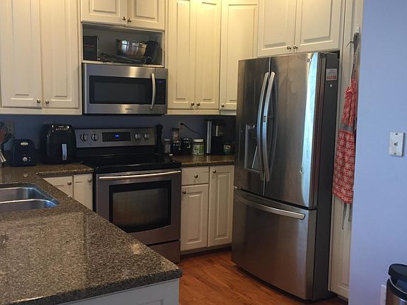 Beautiful Kitchen with top of the line stainless steel appli