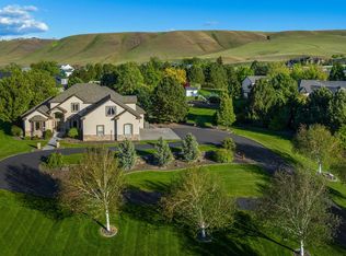28007 Country Meadows Ln, Kennewick, WA 99338