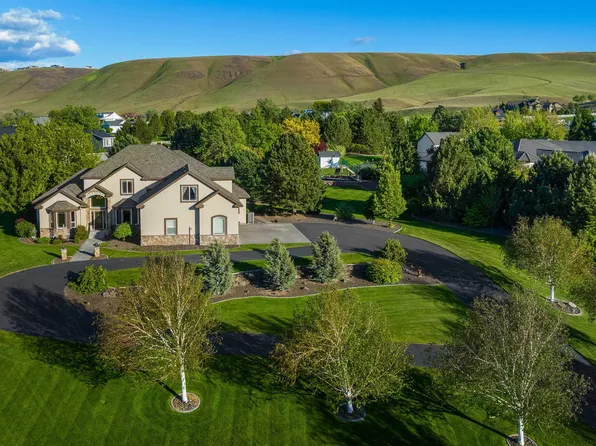 28007 Country Meadows Ln, Kennewick, WA 99338
