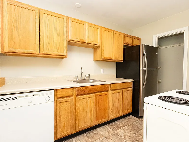 1720 S Seminole Dr #1720 — Photo 2
