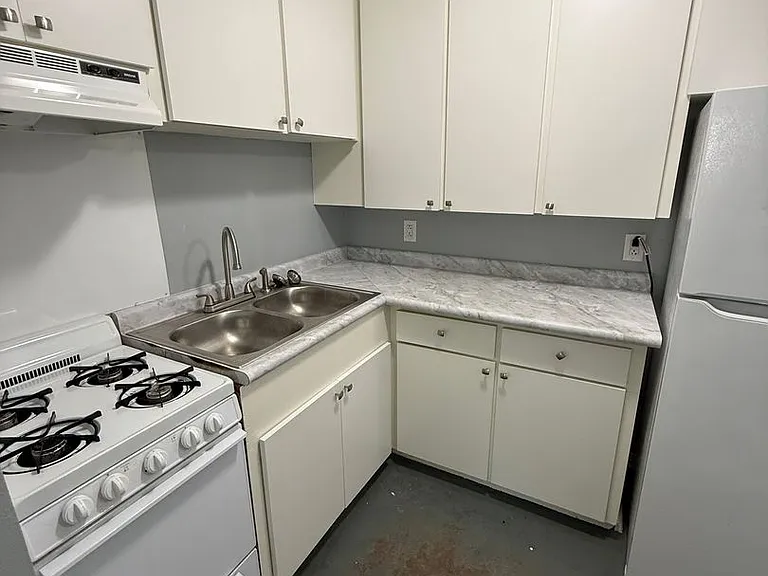 210 E Parkway Dr #A-D — Photo 6