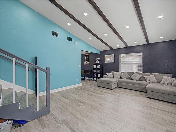 4th image of 305 CORDOVA ROAD