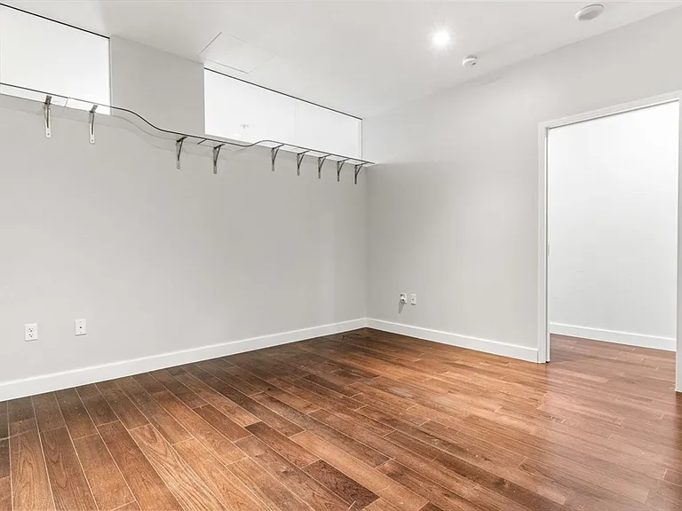 43 Westland Ave #309 — Photo 13