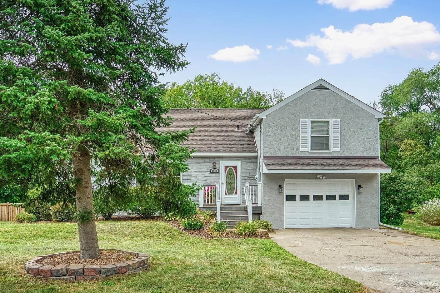3815 White Bear Ave N, Saint Paul, MN 55110 Zillow