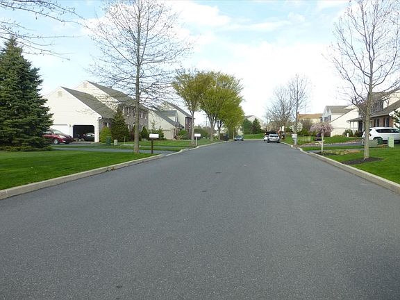 4th image of 4006 Galway Dr
