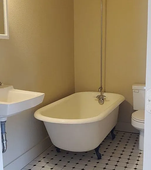Taylor Place Property — Photo 5