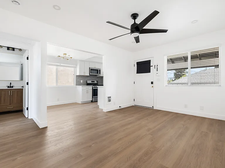 416 Church Ave — Photo 7