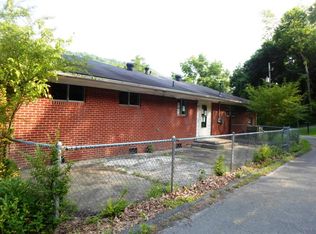 16 Wanda Ln, Pikeville, KY 41501