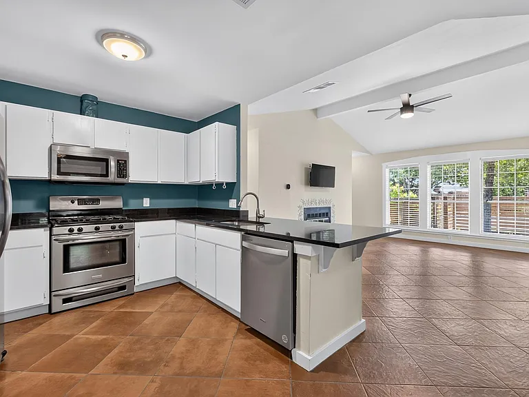 801 Kavanagh Dr — Photo 13
