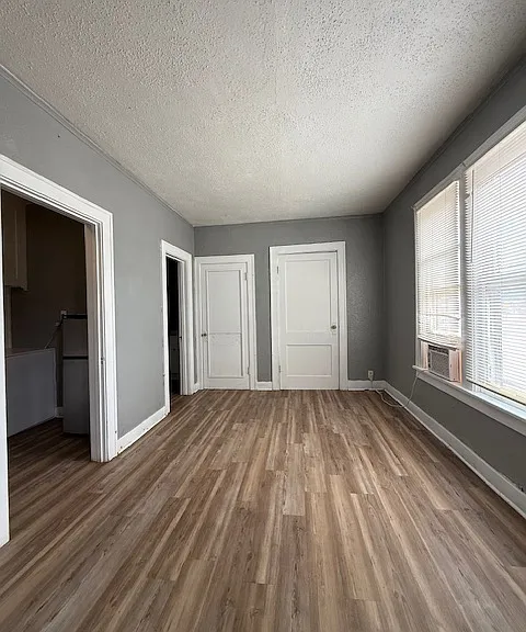 900 Broadway St #5 — Photo 1