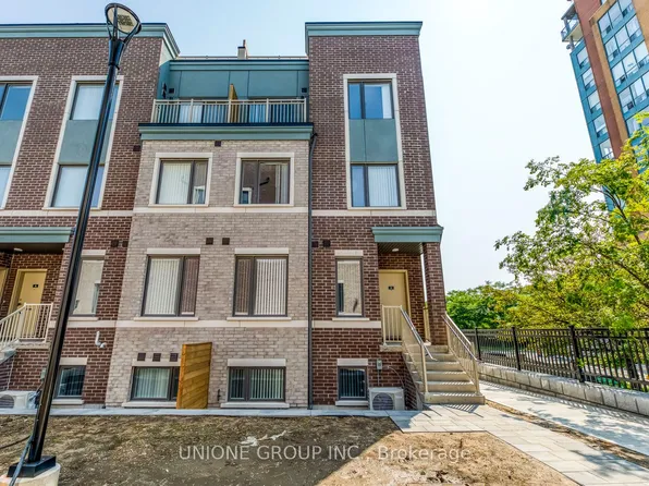 260 12th St #19, Toronto, ON M8V 0J6