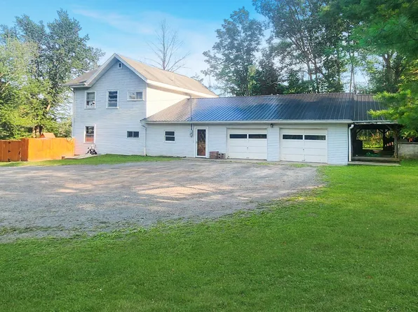 1061 Troy St, Canton, PA 17724