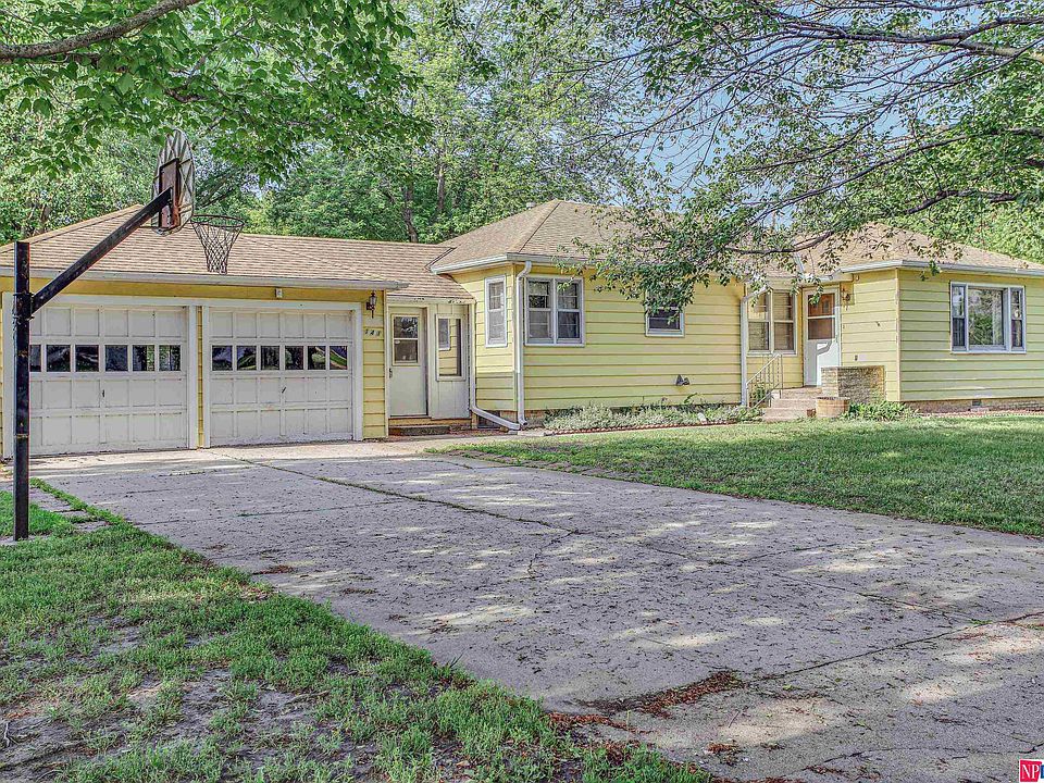 141 W 10th St, North Bend, NE 68649 Zillow