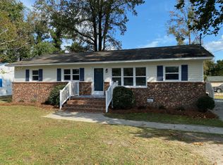 1811 Country Club Dr, New Bern, NC 28562