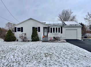 8 Standish Dr, Apalachin, NY 13732