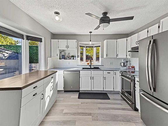 2nd image of 9426 S 64th Ave