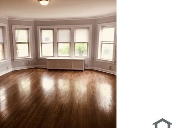 2552 E 76th St #3, Chicago, IL 60649