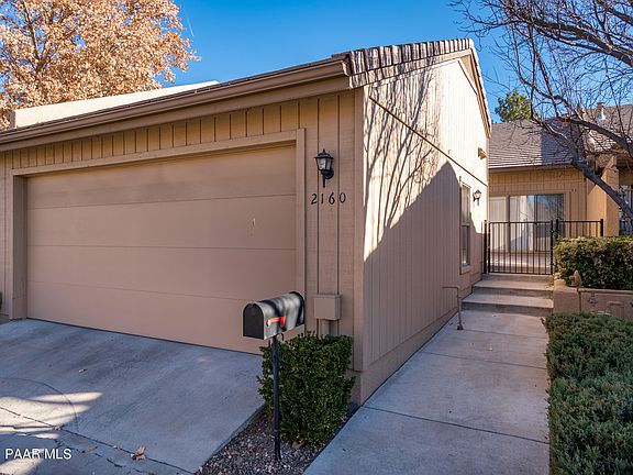 3rd image of 2160 Clubhouse Dr