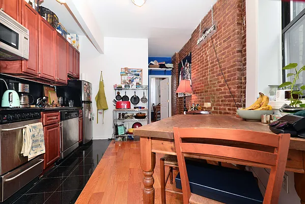 Rented by J Misrahi Realty Corp | media 10