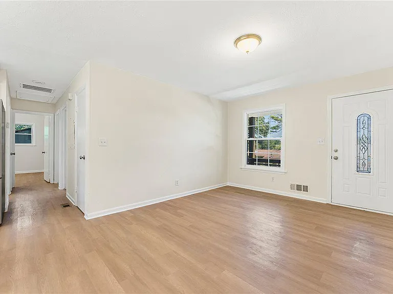 6371 Westbury Rd — Photo 6