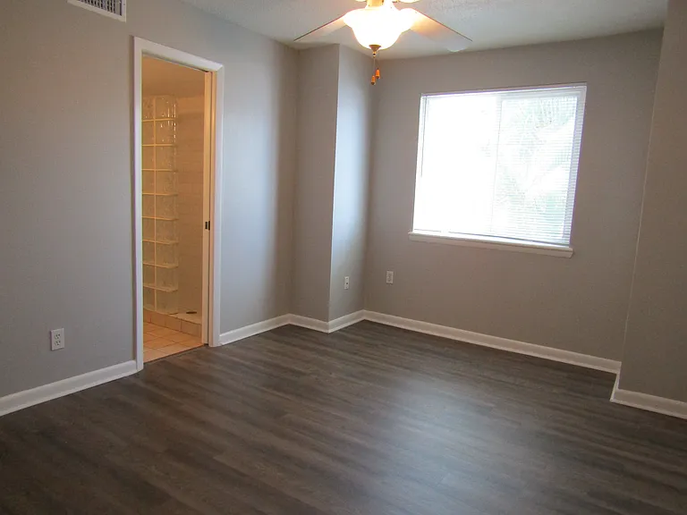 607 S Albany Ave #12 — Photo 11