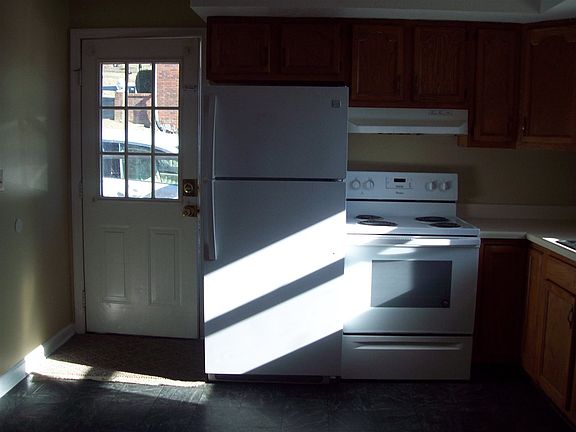 5th image of 665 Joyce Ave