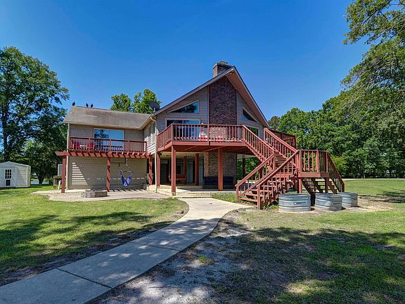 3rd image of 214 Trinity Dr