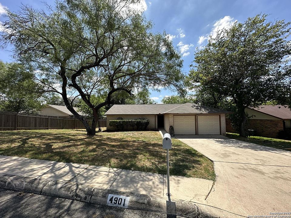 1st image of 4901 TIMBER TRACE ST