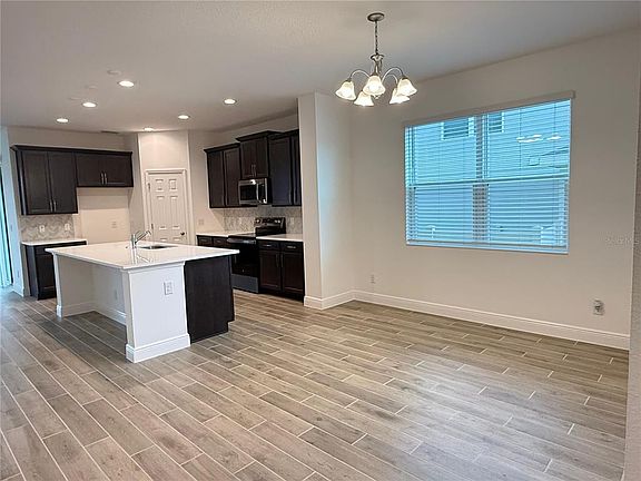 4th image of 7950 SYRACUSE DRIVE