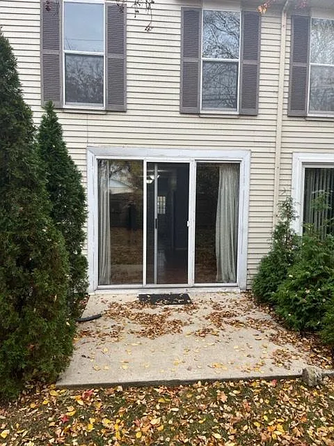 1532 Darien Lake Dr — Photo 2