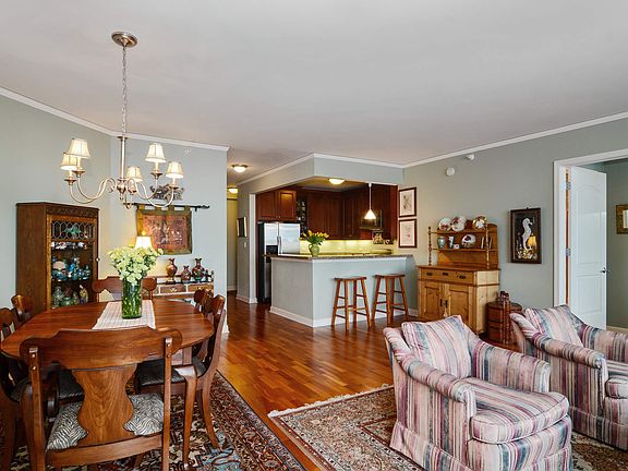 Living Room / Dining Room