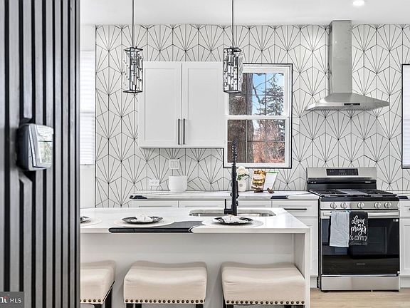 4th image of 3415 Copley Rd