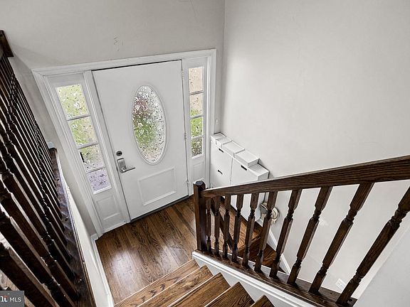 3rd image of 2 Florence Ave