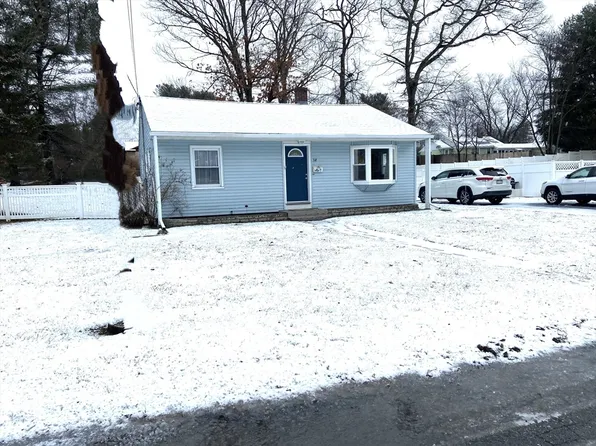 38 Fairlawn Ave, Oxford, MA 01540