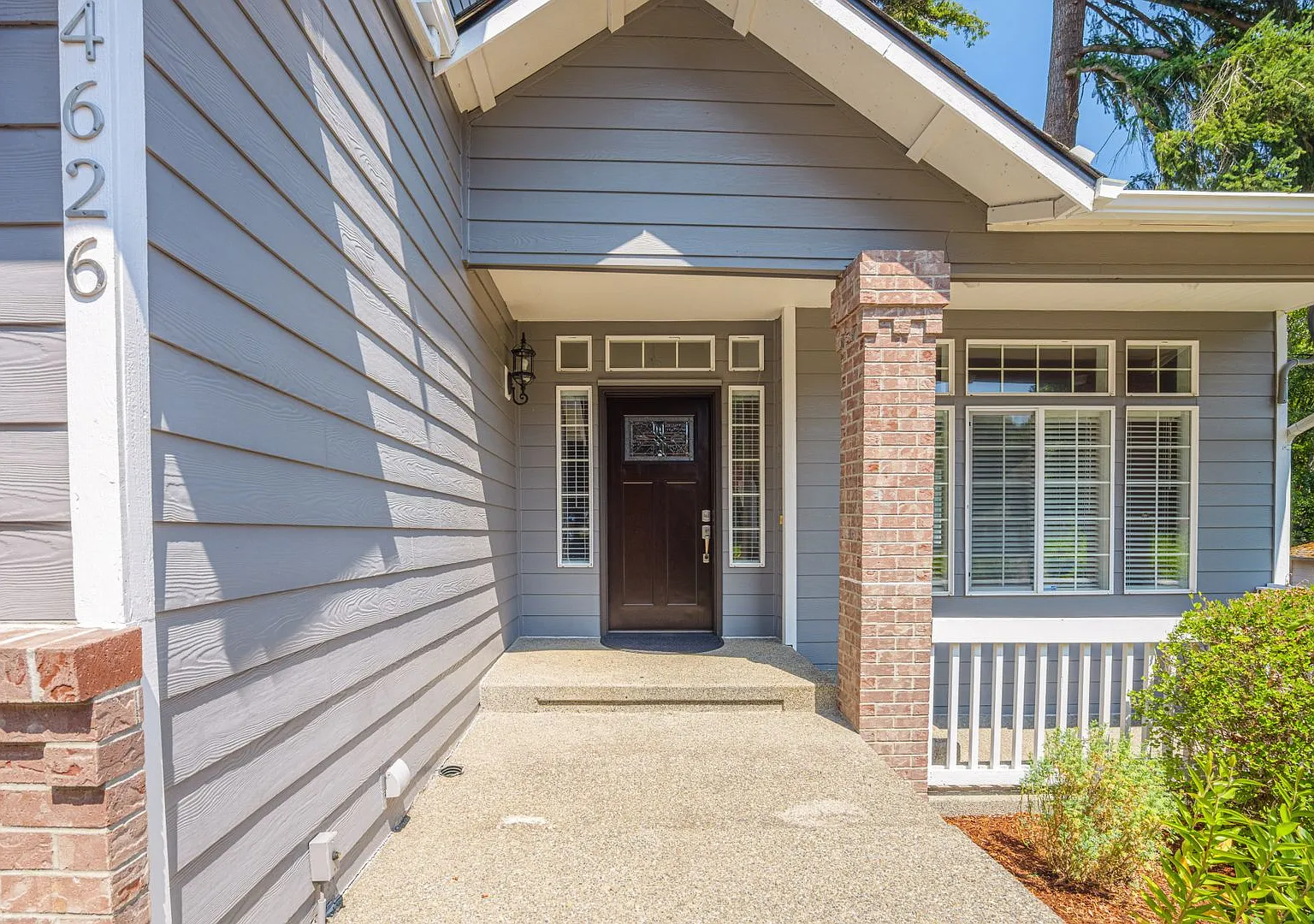 4 Bedroom, 2.5 Bath Single Family Home — Photo 3