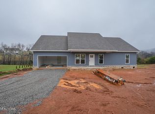 5211 N Wildwood Rd, Maryville, TN 37804