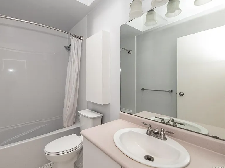 Main bathroom