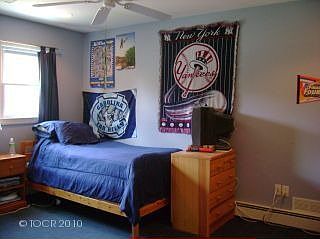4th image of 44 Riverdale St